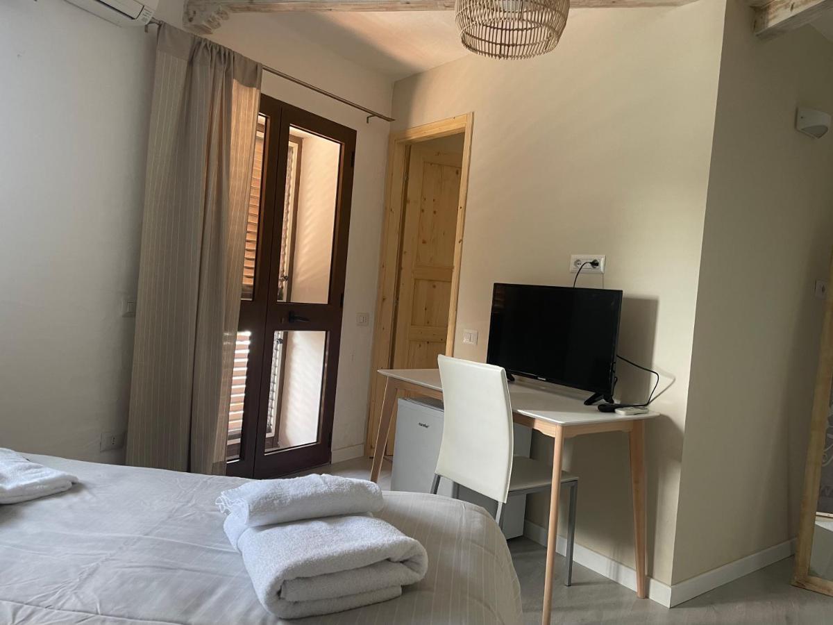 Domus De Diana Bed and Breakfast Olbia Buitenkant foto